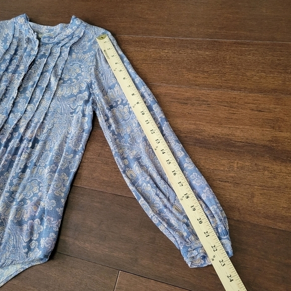 Lucky Brand Pleated Semi-Sheer Long Sleeve Button-Up Blouse Women's Size XS Blue - Picture 9 of 10